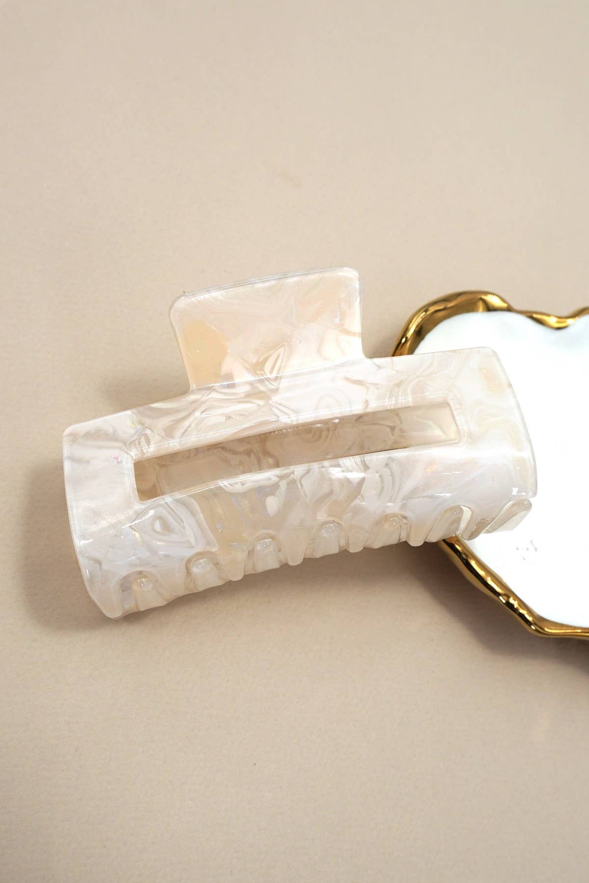 traditional claw clip - off white