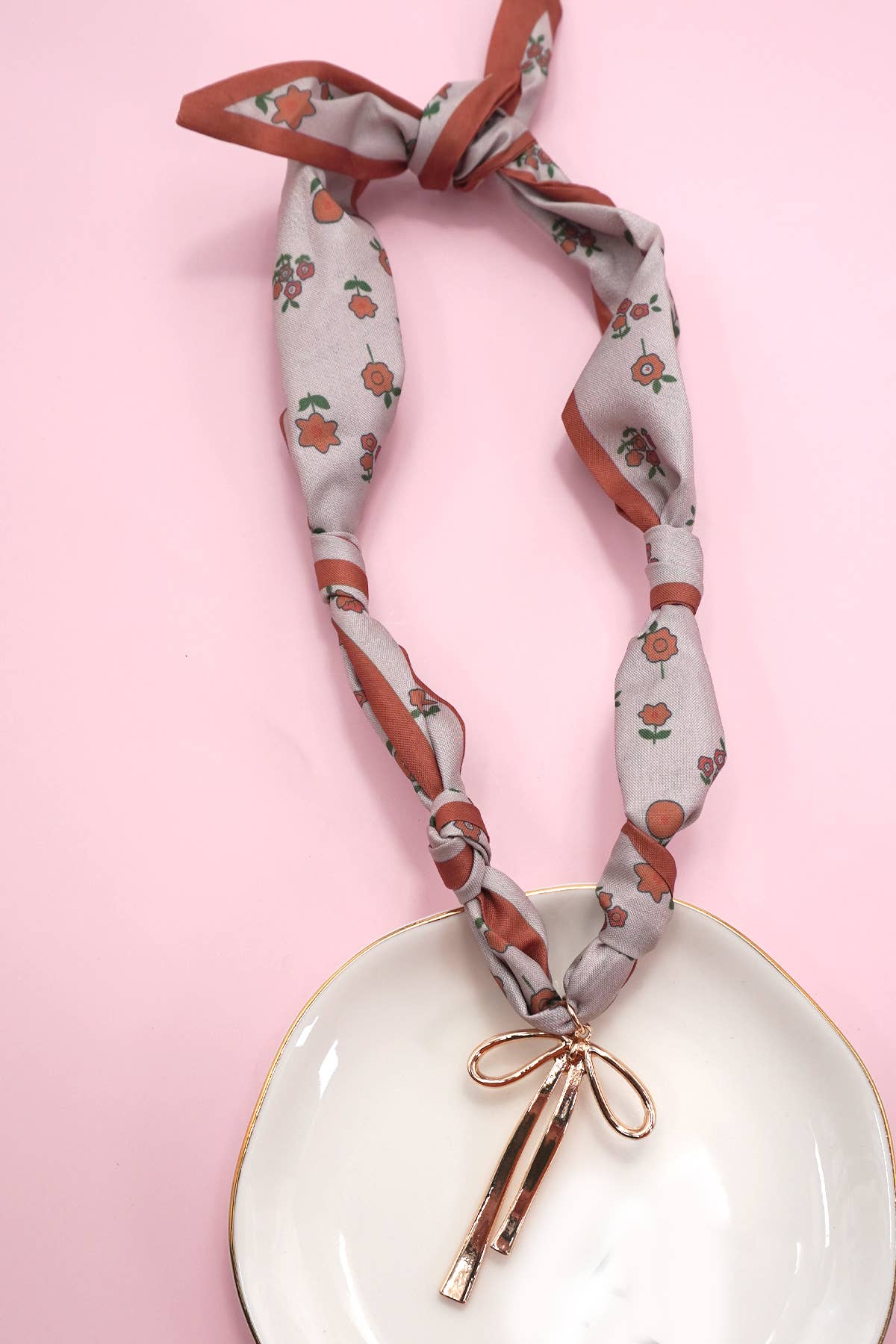 scarf necklace - red/bow