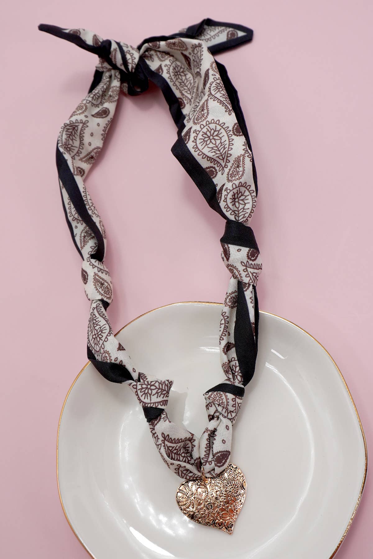 scarf necklace - brown/heart