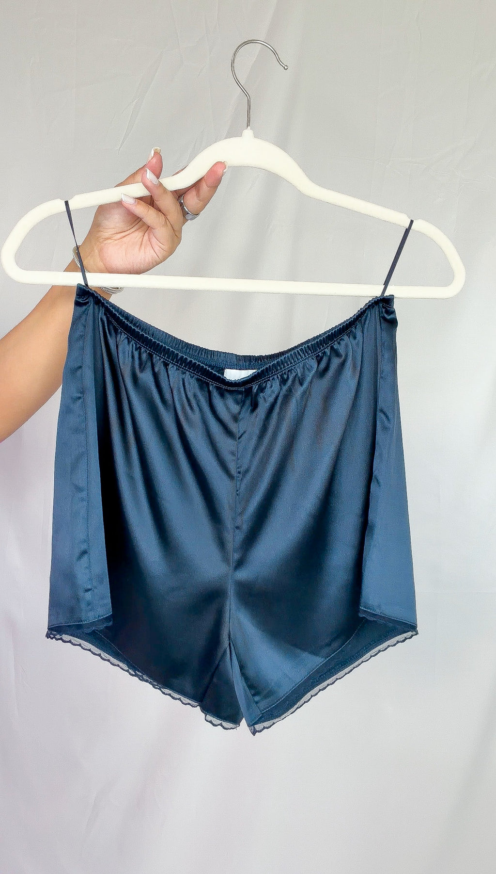 lace trim satin short - navy