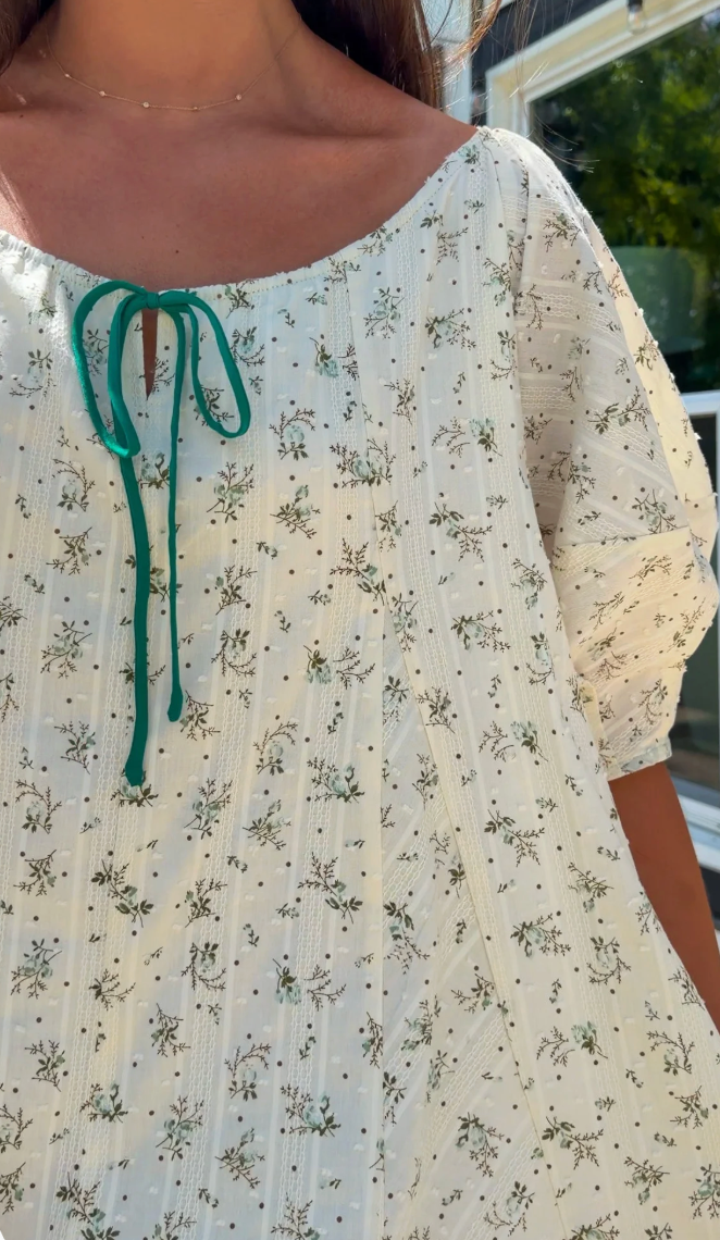 sweetheart puff sleeve romper